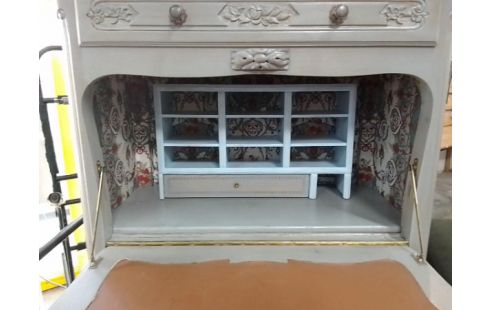 SECRETAIRE STYLISÉE PEINT GRIS