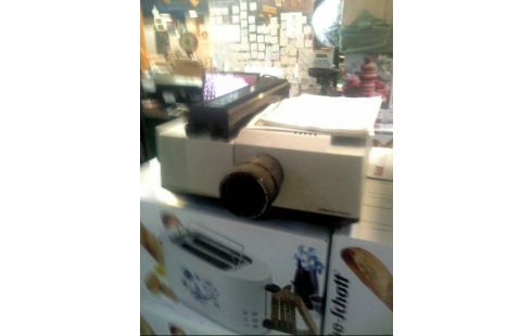 PROJECTOR: