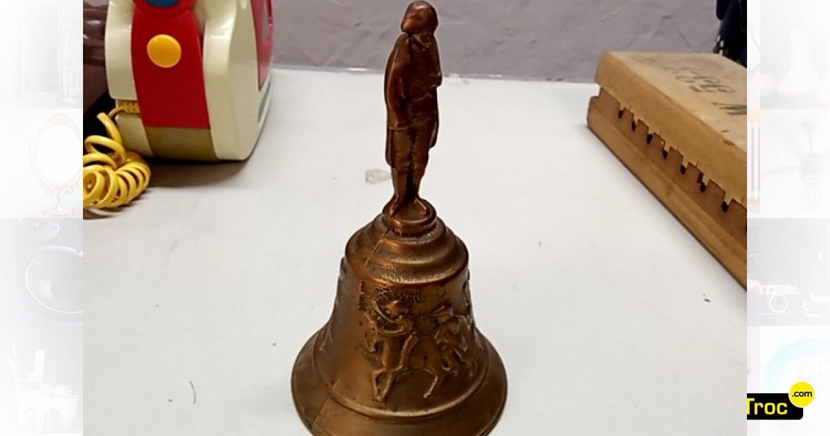 ANCIENNE CLOCHE DE table clochette sonette laiton marquage bp EUR 10