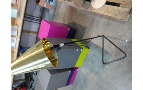 LAMPADAIRE TYPE MODERNE DORE