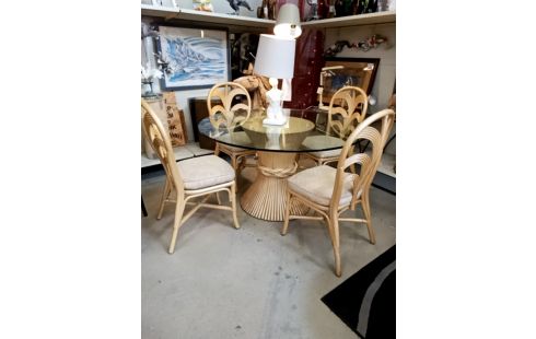 SALLE A MANGER MAUGRION