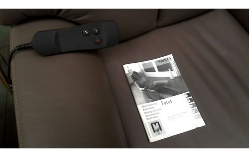 SILLÓN RELAX PARDO CUERO LA UNIDAD