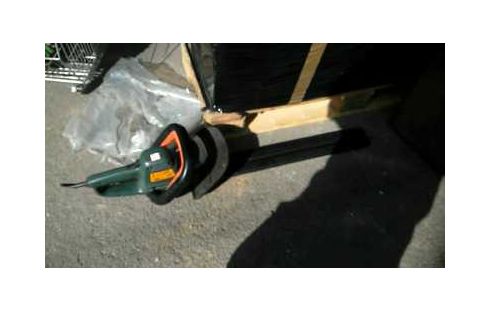 TAILLE HAIE ELECTRIQUE