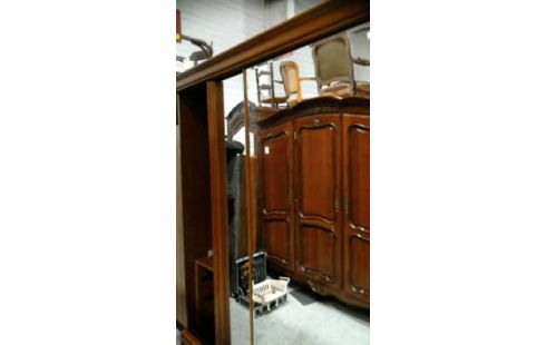 BEGEHBARER KLEIDERSCHRANK KRISCHBAUM