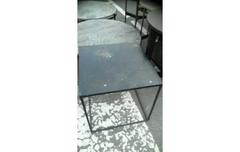 GUERIDON METAL CARRE