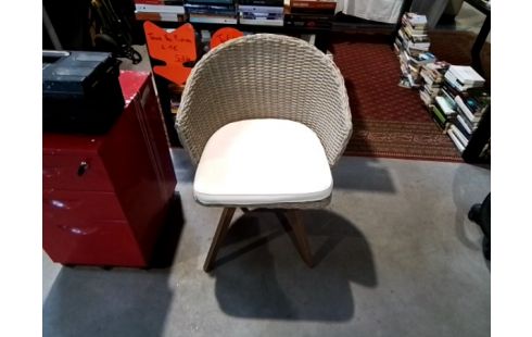 FAUTEUIL TRESSÉ ASSISE COUSSIN BLANC