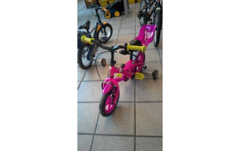 VELO AVEC STABILISATEURS