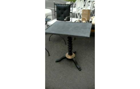 GUERIDON PIED CENTRAL  TORSADE