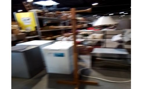 PORTE MANTEAU EN PIN