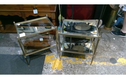 PAIRE DE BOUT DE CANAPE LAITON