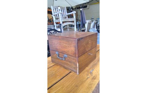 CAVE A LIQUEUR STYLE ART DECO