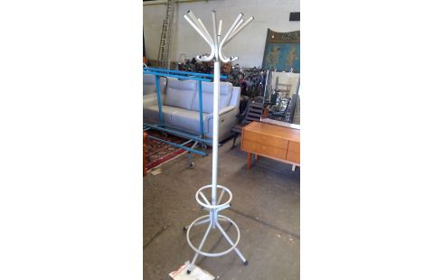 KLEIDERSTÄNDER METALL IM VINTAGE-STIL