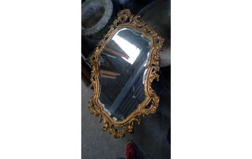 FACETTIERTER SPIEGEL