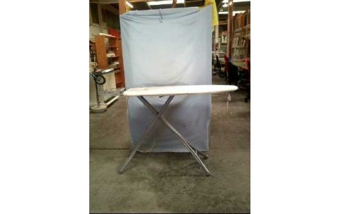 PLANCHE A REPASSER PLIANT TISSU