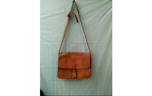 UMHÄNGETASCHE <GREENLAND> LEDER BRAUN