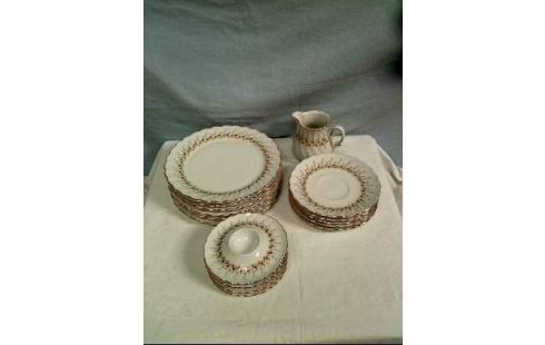 GESCHIRRSET 16-TLG <BAVARIA> FLOR. GOLDF.