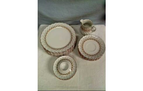 GESCHIRRSET 16-TLG <BAVARIA> FLOR. GOLDF.