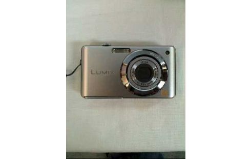 DIGITALKAMERA SILBERF. <PANASONIC LUMIX>