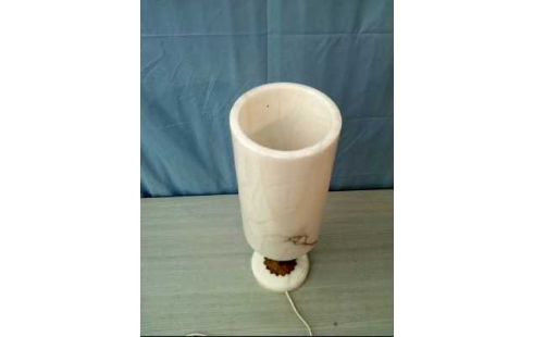 TISCHLAMPE MARMOR ZINKBEIN WEIß GOLDF.