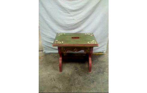 SCHEMEL HOLZ BEMALT <VOGLAUER>