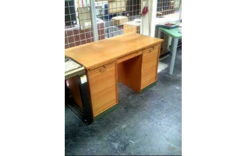 SCHREIBTISCH HOLZ HELL 1-SCHUBL. 1-FALLTÜREN