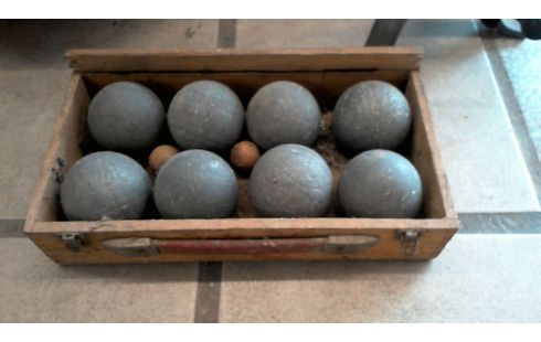 BOULES DE PETANQUE LOT DE 8