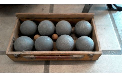 BOULES DE PETANQUE LOT DE 8