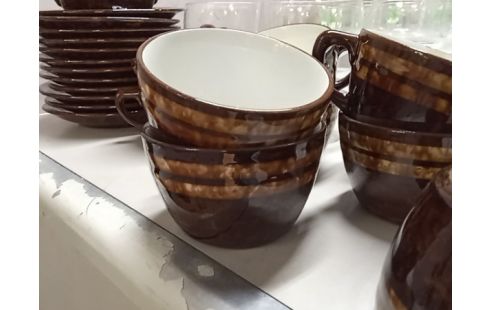 TASSE A CAFE BRUN VINTAGE LE LOT