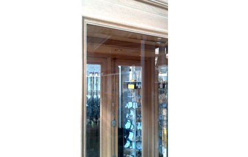 VITRINE 2 PORTES / 2 TIROIRS CHENE CERUSE BISAUTE GLACE ECLAIRE
