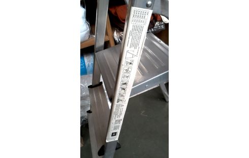 TRAPLADDER ALUMINIUM 3 TREDEN