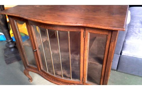 VITRINE NIEDRIG ENGLISCH FACETTIERT EIS ULME