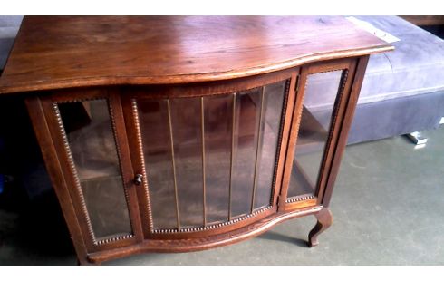 VITRINE NIEDRIG ENGLISCH FACETTIERT EIS ULME