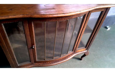 VITRINE NIEDRIG ENGLISCH FACETTIERT EIS ULME