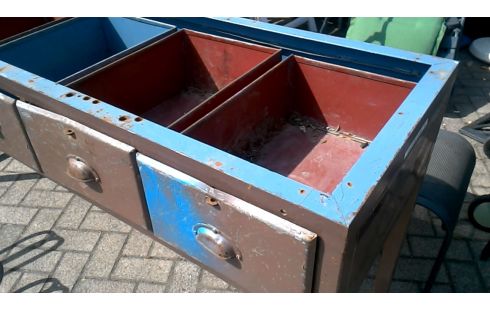 WERKBANK PER STUK METAAL