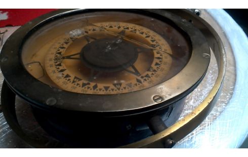 BRÚJULA ANTIGUO COBRE HIERRO