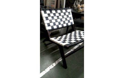 SILLA CUERO NEGRO BLANCA TECA