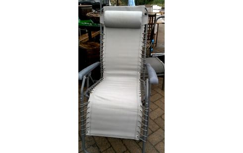 CHAISE DE JARDIN CLAIR GRIS METAL NYLON PLIANT