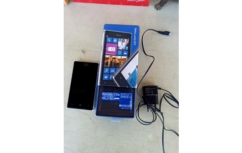 TELEPHONE NOKIA LUMIA BLOQUÉ SFR + BOÎTE ACC