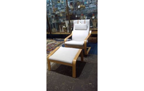 FAUTEUIL PAONG BLANC + REPOSE PIED