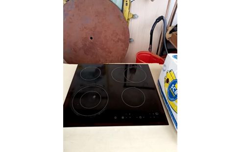 PLAQUE VITROCERAMIQUE 4 FEUX