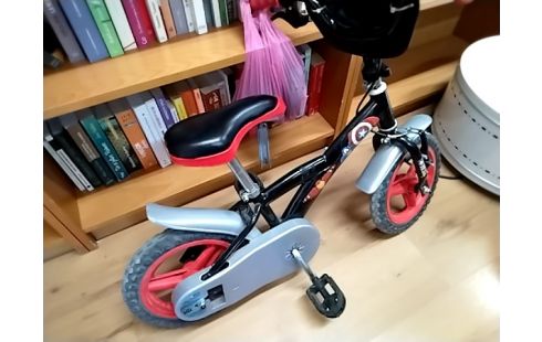 VELO ENFANT AVEC ROULETTES