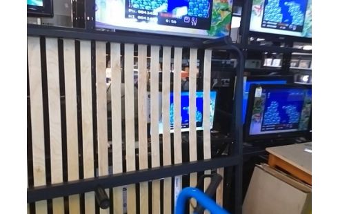 SOMMIER A LATTES 160X200 AVEC PIEDS (MANQUE 1 LATTE)