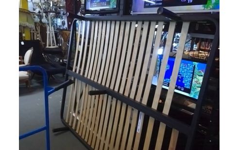 SOMMIER A LATTES 160X200 AVEC PIEDS (MANQUE 1 LATTE)