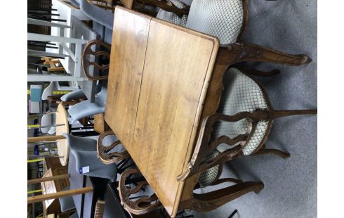 TABLE STYLE LOUIS XV