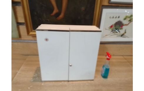 ARMOIRE PHARMACIE METALLIQUE