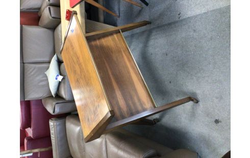 TABLE TV VINTAGE SUR ROULETTES