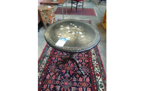 TABLE TRIPODE STYLE NAP III