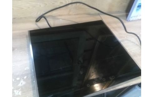 PLAQUE DE CUISSON VITRO-CÉRAMIQUE EN L'ETAT