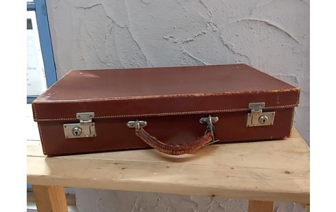 VALISE EN CUIR