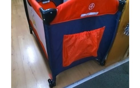 LIT PARAPLUIE ROUGE ET BLEU